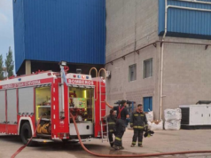 Incendio en el parque industrial de 9 de Abril
