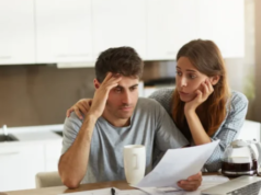 Advierten que el 56% de los hogares argentinos se endeuda para subsistir y la mayoría no llega a fin de mes