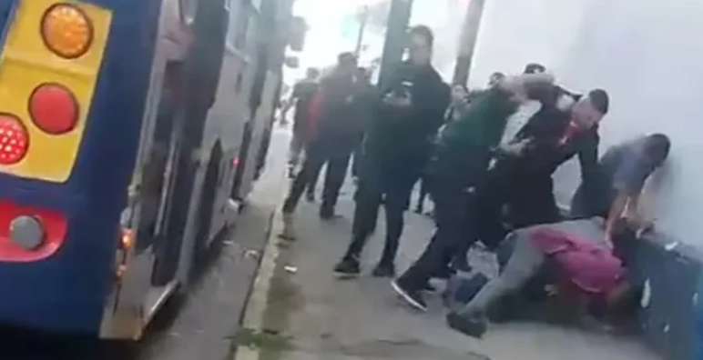 Lomas: pasajeros golpearon a un hombre acusado de abusar de una nena en un colectivo
