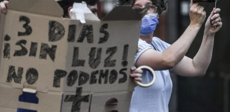 Tres días sin luz y 15 de cortes diarios: el drama de un un grupo de vecinos de Claypole