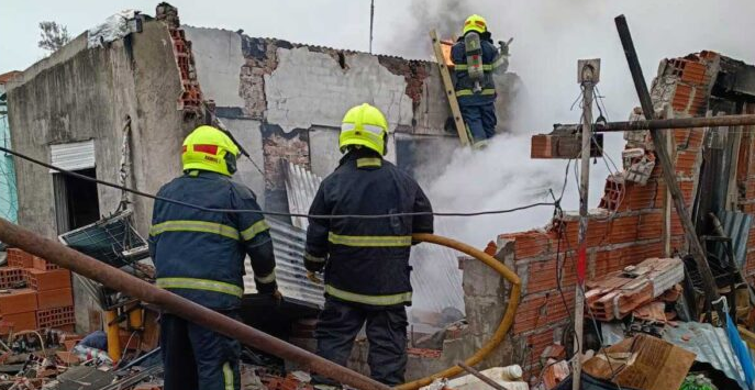 Incendio en El Jagüel: tres personas debieron ser hospitalizadas