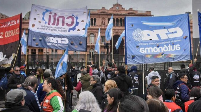 Centrales obreras y organizaciones sociales marchan el 7 de agosto