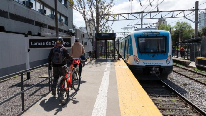 Demoras en el tren Roca por un accidente en Lanús